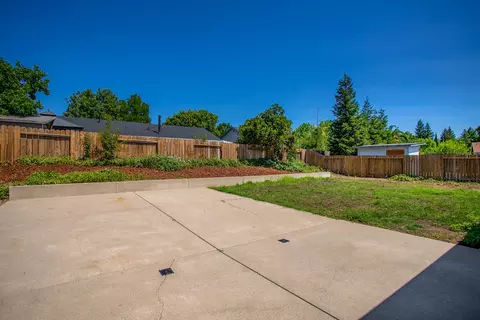2130 Hemingway St, Redding, CA 96003 photo 13