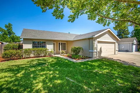 2130 Hemingway St, Redding, CA 96003 photo 1