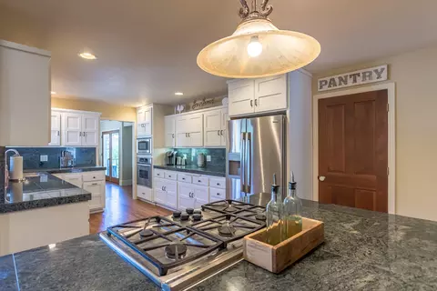 15236 Diggins Way, Redding, CA 96001 photo 12