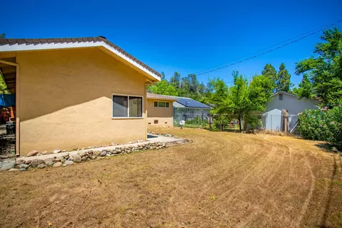 1587 Benton Dr, Redding, CA 96003 photo 12