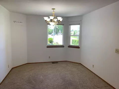 1904 Breckenwood Dr, Redding, CA 96002 photo 7