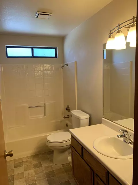 1904 Breckenwood Dr, Redding, CA 96002 photo 12
