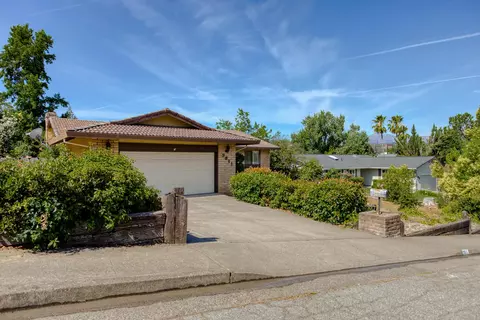 3811 Cal Ore Dr, Redding, CA 96001 photo 2