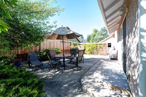 555 Reddington Dr, Redding, CA 96003 photo 28