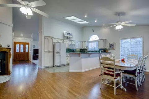 555 Reddington Dr, Redding, CA 96003 photo 8