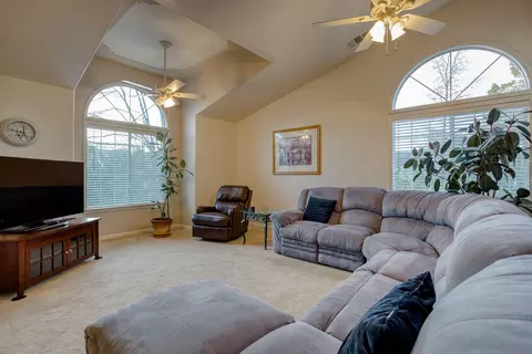 555 Reddington Dr, Redding, CA 96003 photo 5