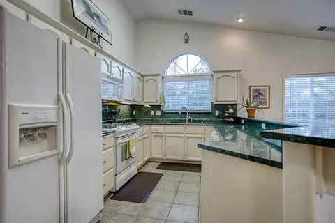 555 Reddington Dr, Redding, CA 96003 photo 10
