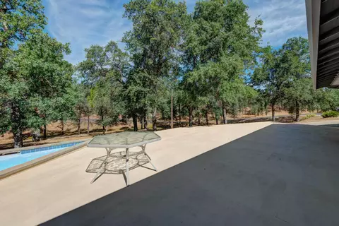 20806 Bernard Way, Redding, CA 96003 photo 6