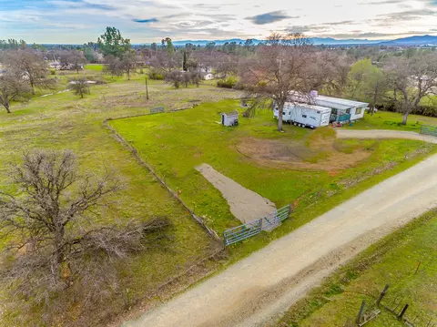 2267 Dawn Ln, Redding, CA 96003 photo 7
