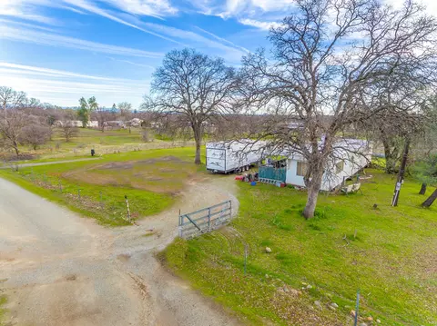 2267 Dawn Ln, Redding, CA 96003 photo 6