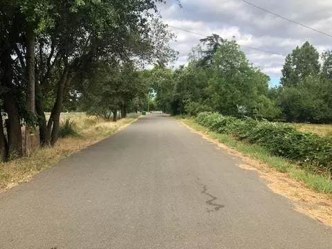 19198 W Niles Ln, Redding, CA 96002 photo 2