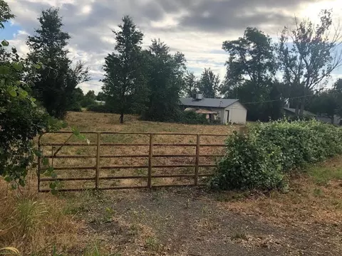19198 W Niles Ln, Redding, CA 96002 photo 3