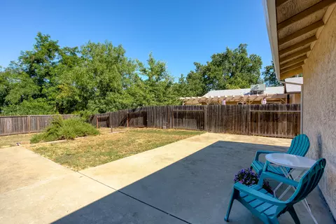 2580 Rosebud Ln, Redding, CA 96002 photo 3