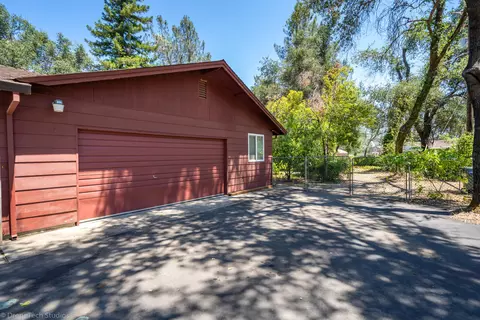 8441 Redbank Rd, Redding, CA 96001 photo 4