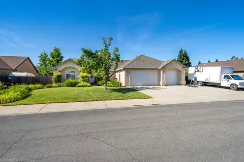 2854 Madison River Dr, Redding, CA 96002 photo 3