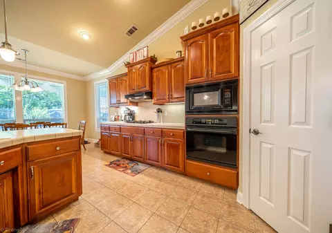2854 Madison River Dr, Redding, CA 96002 photo 16