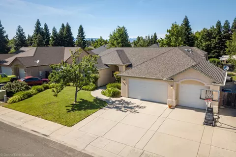 2854 Madison River Dr, Redding, CA 96002 photo 1