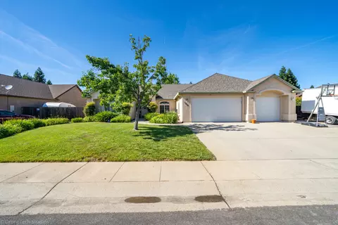2854 Madison River Dr, Redding, CA 96002 photo 2