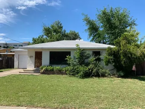 918 Placer St, Redding, CA 96001 photo 2