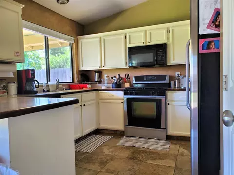 2545 Atrium Way, Redding, CA 96003 photo 2