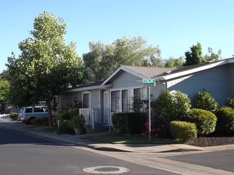 472 Mammoth Path, Redding, CA 96003 photo 2