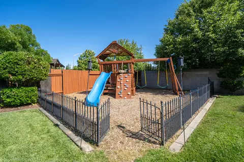 3251 Atletas Way, Redding, CA 96002 photo 29