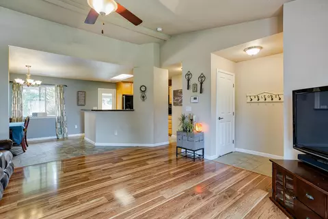 2243 Shenandoah Dr, Anderson, CA 96007 photo 2