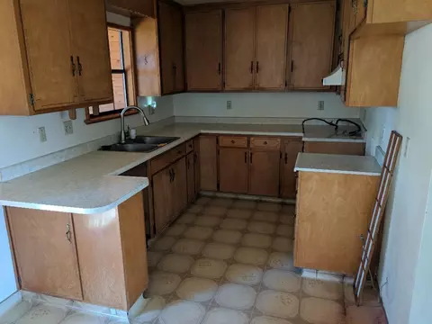 825 Locust St, Red Bluff, CA 96080 photo 3