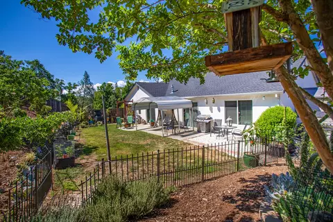 611 Valleybrook Dr, Redding, CA 96003 photo 18