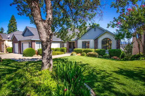 3150 Pinot Path, Redding, CA 96001 photo 2