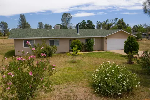 5395 Pine St, Anderson, CA 96007 photo 1