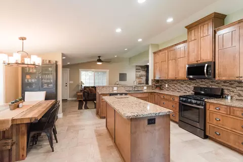 216 Treasure Dr, Red Bluff, CA 96080 photo 3
