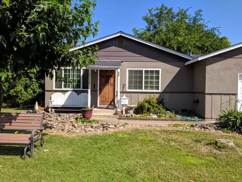 3124 Aster St, Anderson, CA 96007 photo 2