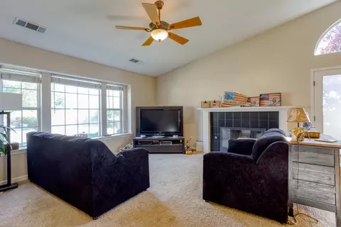 4988 Tralee Ln, Redding, CA 96001 photo 3