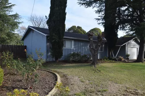 5055 Debbie Ln, Redding, CA 96002 photo 1