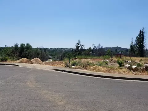 563 Turquoise Ct, Redding, CA 96003 photo 3