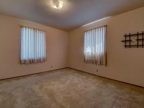 1677 Riviera Dr, Redding, CA 96001 photo 17
