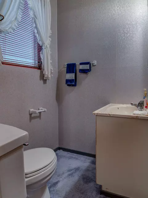 1677 Riviera Dr, Redding, CA 96001 photo 14