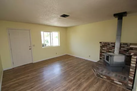 1165 Jaxon Way, Redding, CA 96003 photo 4