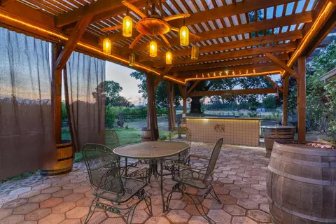 6555 Quail Creek Rd, Redding, CA 96002 photo 1