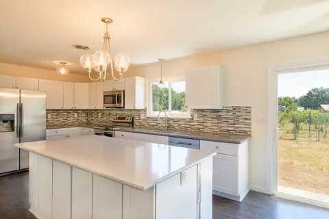 6555 Quail Creek Rd, Redding, CA 96002 photo 4