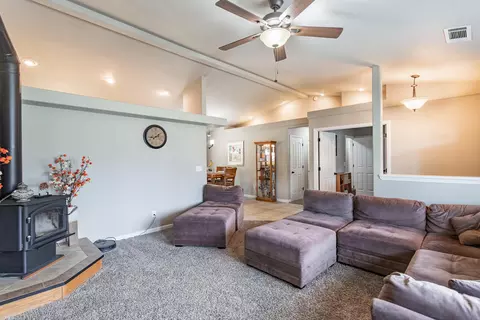 1809 Trumpet Dr, Redding, CA 96003 photo 4