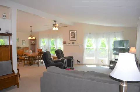 12415 Lake Blvd, Redding, CA 96003 photo 8