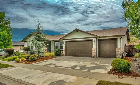667 Mill Valley Pkwy, Redding, CA 96003 photo 2