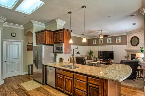 667 Mill Valley Pkwy, Redding, CA 96003 photo 9