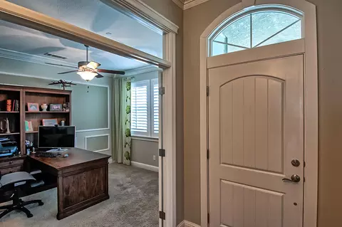667 Mill Valley Pkwy, Redding, CA 96003 photo 3