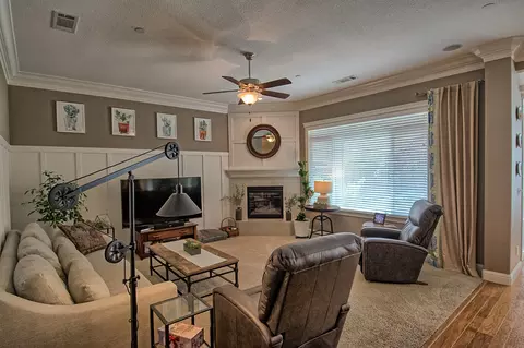 667 Mill Valley Pkwy, Redding, CA 96003 photo 5