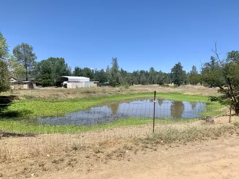 11852 Yosemite Dr, Redding, CA 96003 photo 2