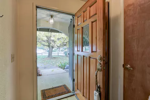 1273 Hawthorne Ave, Redding, CA 96002 photo 4