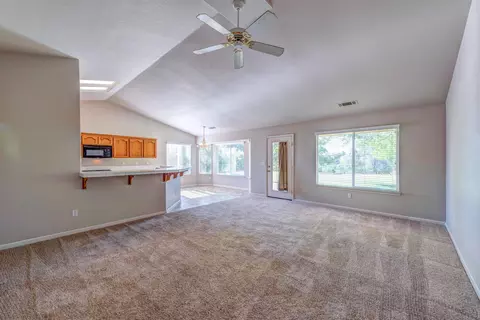 2721 Dawnridge Dr, Redding, CA 96001 photo 5